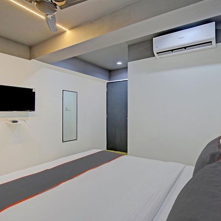 Collection O De'Pearl Hotel Сурат Экстерьер фото