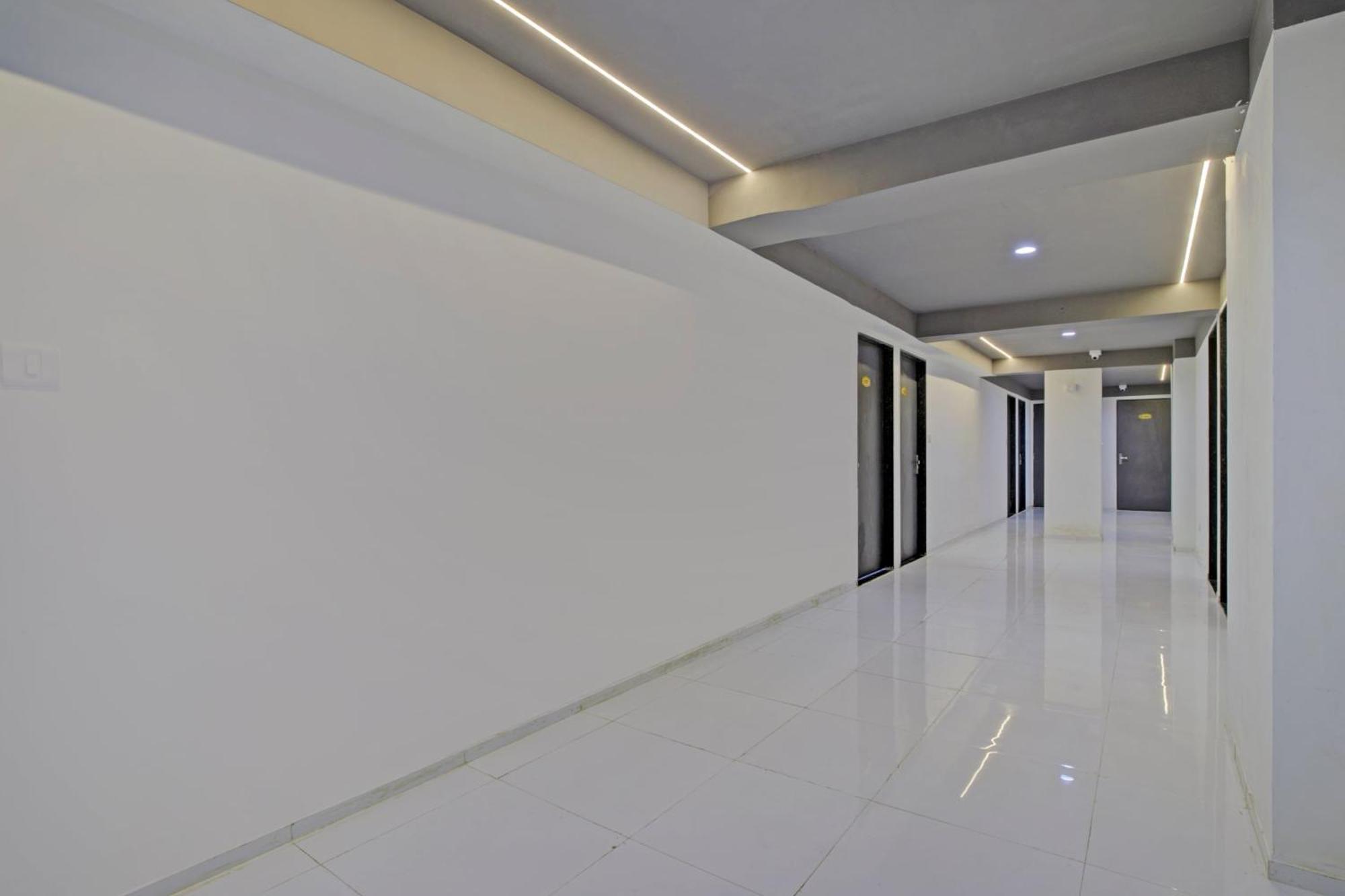 Collection O De'Pearl Hotel Сурат Экстерьер фото