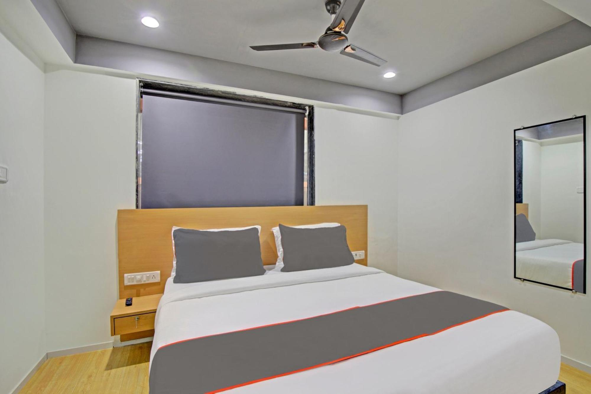 Collection O De'Pearl Hotel Сурат Экстерьер фото