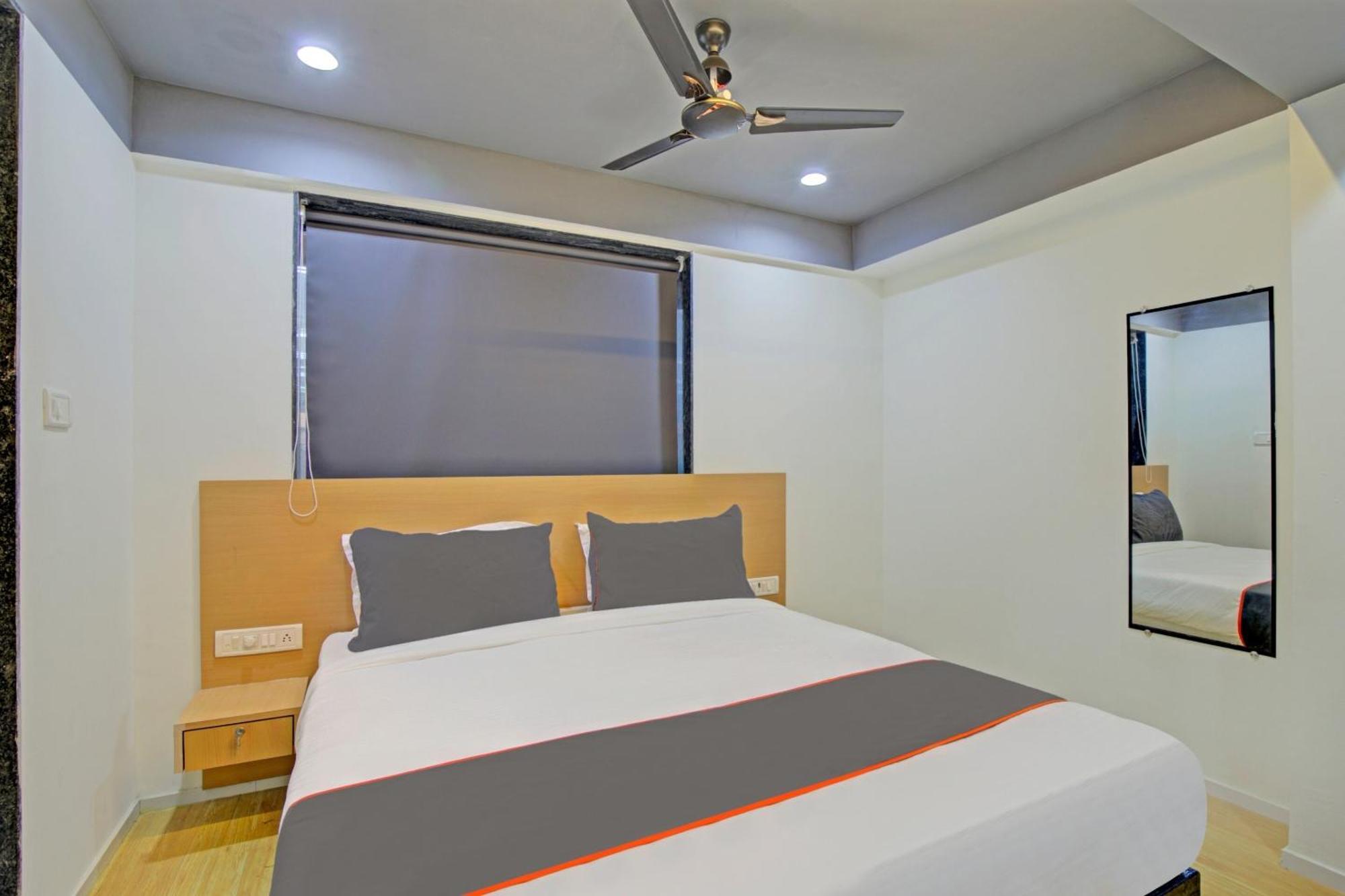Collection O De'Pearl Hotel Сурат Экстерьер фото