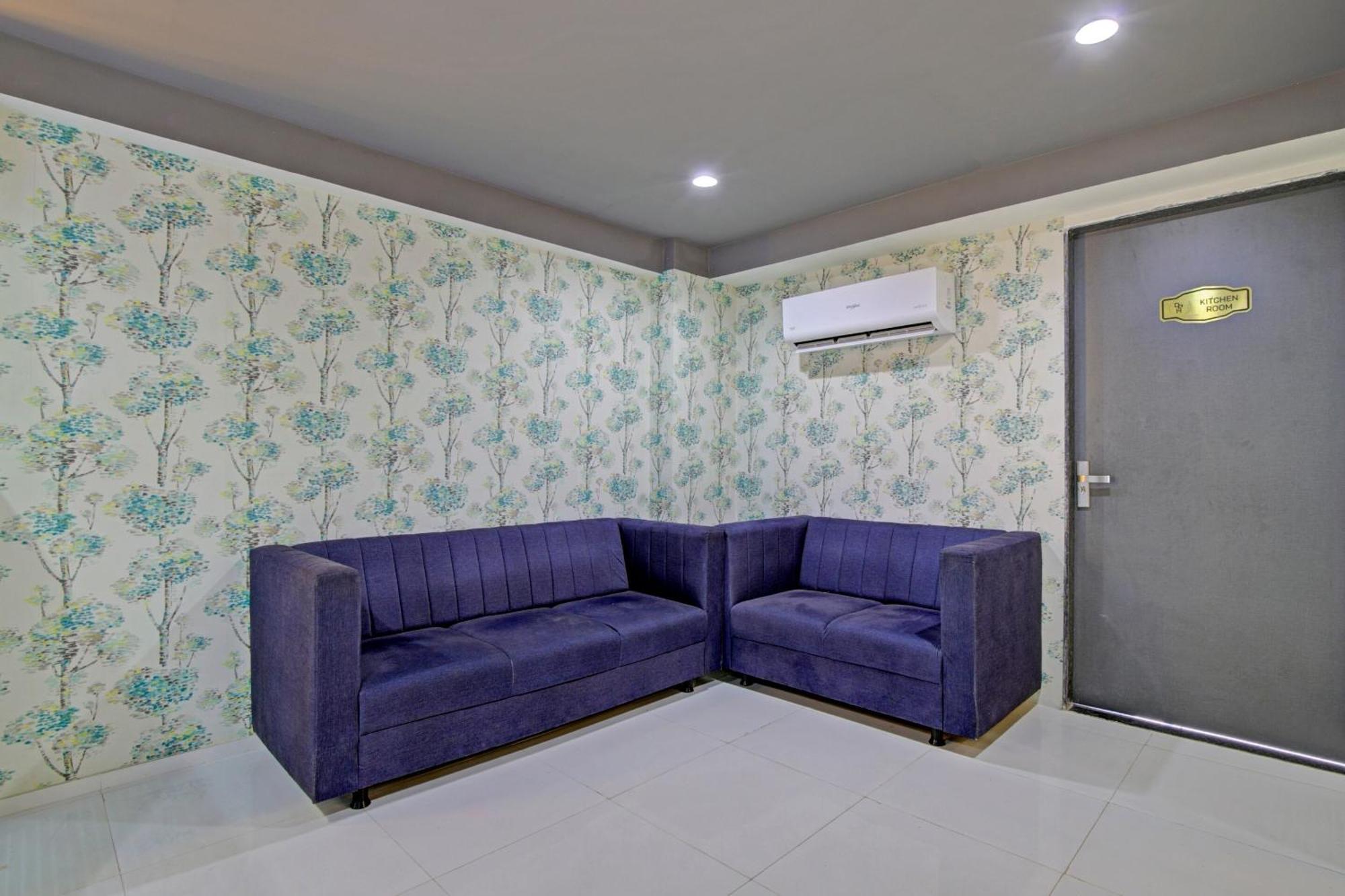 Collection O De'Pearl Hotel Сурат Экстерьер фото